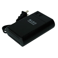 トラベル用薄型変圧器　USB2.4A　ブラック